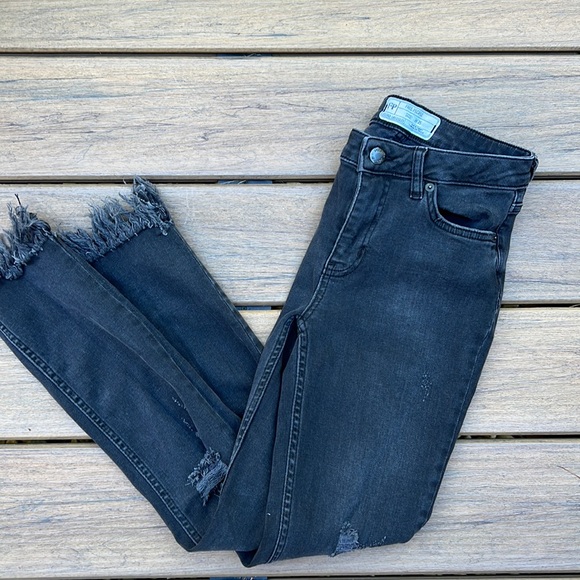 Free People Gray Fringe Crop Black Jeans EUC - Picture 4 of 11